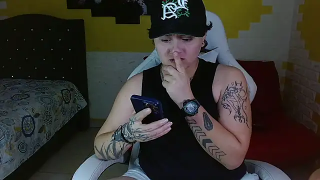 isabeautyx19 online show from 03-25-26, 05:07