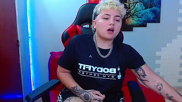 isabeautyx19 online show from 02-10-25, 02:30