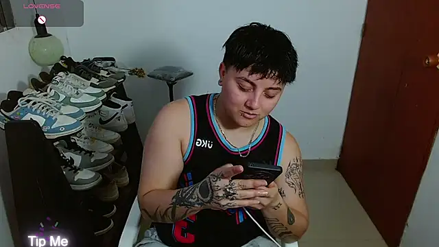 isabeautyx19 online show from 11-04-25, 10:35