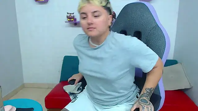 isabeautyx19 online show from 02-22-25, 02:06