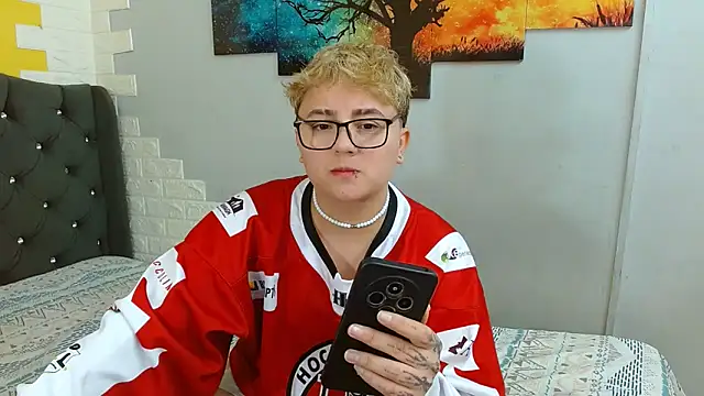 isabeautyx19 online show from 10-11-25, 02:45
