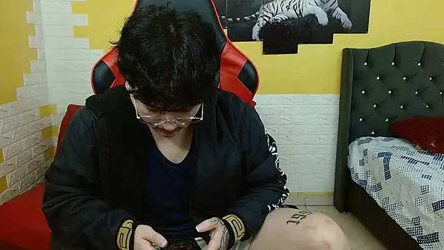 isabeautyx19 online show from 12-18-25, 02:16