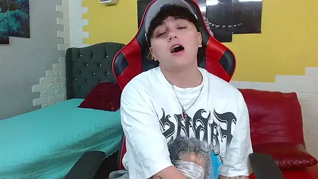 isabeautyx19 online show from 02-16-26, 08:07