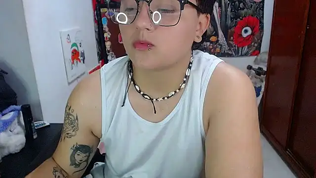 isabeautyx19 online show from 05-10-26, 05:00