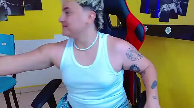 isabeautyx19 online show from 03-05-25, 01:21