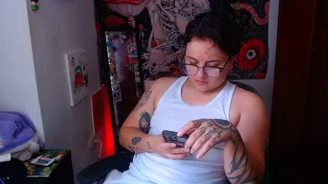 isabeautyx19 online show from 05-15-26, 04:05