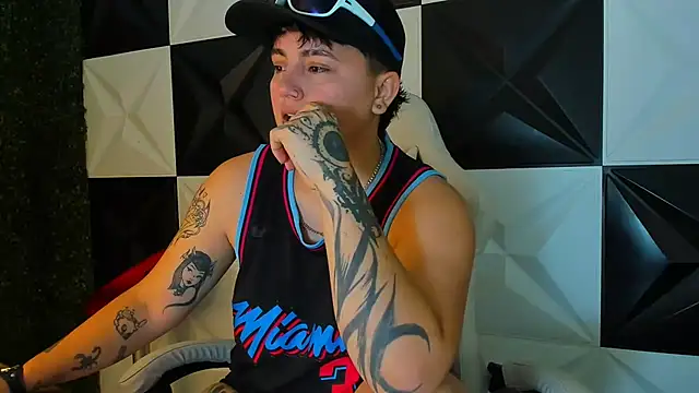 isabeautyx19 online show from 11-08-25, 10:35