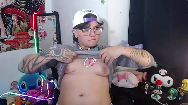 Snapshot of isabeautyx19 chatting on 06-17-26, 02:11 isabeautyx19 online show from 06-17-26, 02:11