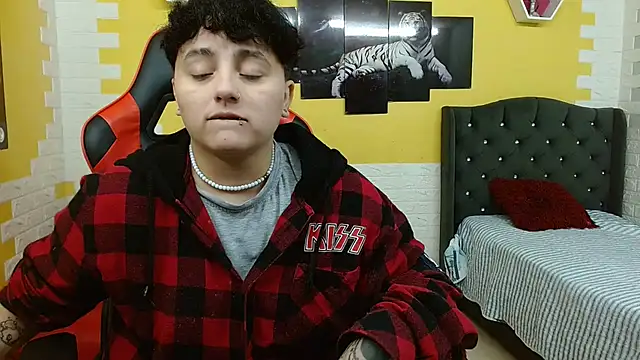 isabeautyx19 online show from 12-20-25, 03:09