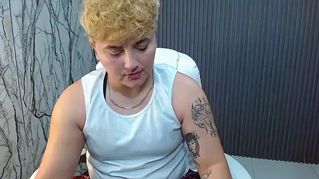 isabeautyx19 online show from 09-28-25, 02:46
