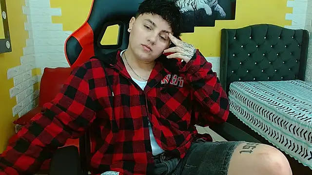 isabeautyx19 online show from 11-08-25, 02:15