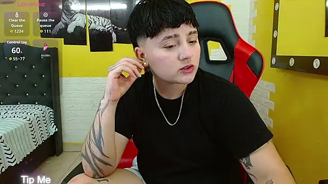 isabeautyx19 online show from 10-24-25, 01:48