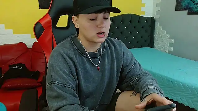 isabeautyx19 online show from 11-11-25, 01:44