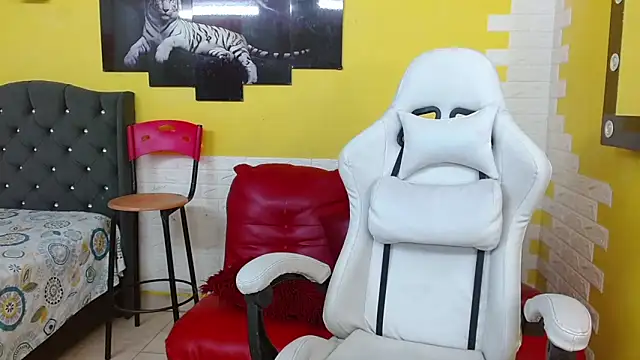 isabeautyx19 online show from 04-04-26, 01:45