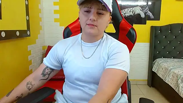 isabeautyx19 online show from 09-30-25, 01:55