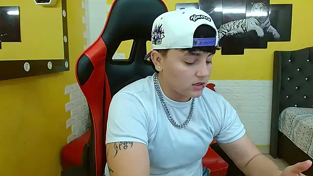 isabeautyx19 online show from 11-15-25, 02:48