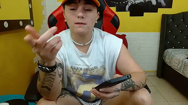 isabeautyx19 online show from 11-22-25, 03:38