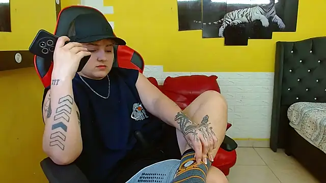 isabeautyx19 online show from 09-25-25, 03:56