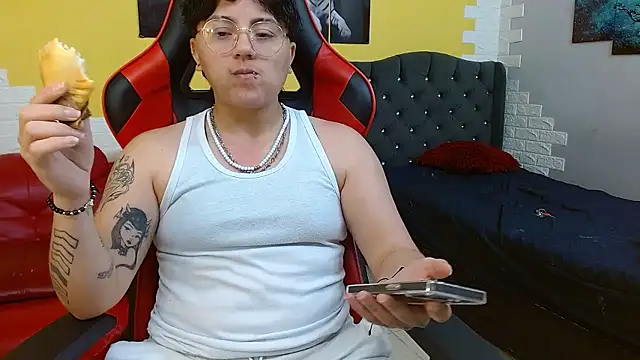 isabeautyx19 online show from 01-12-26, 03:41