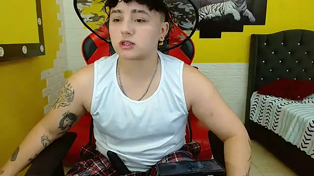 isabeautyx19 online show from 10-25-25, 02:22