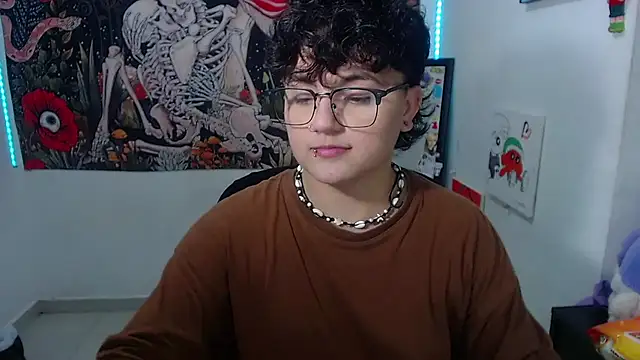 isabeautyx19 online show from 06-09-26, 12:00
