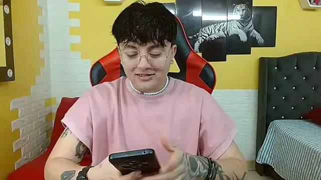 isabeautyx19 online show from 12-21-25, 03:08