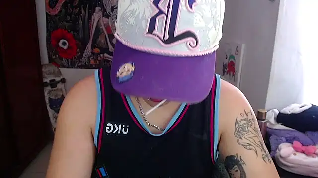 isabeautyx19 online show from 05-05-26, 01:58