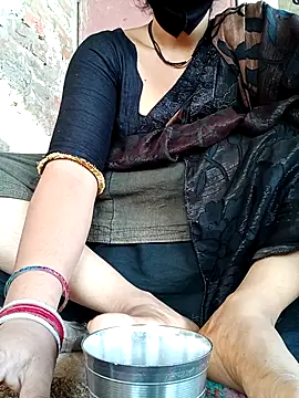 Snapshot of Mamta_Chaterjee chatting on 05-18-26, 01:39 Mamta Chaterjee online show from 05-18-26, 01:39