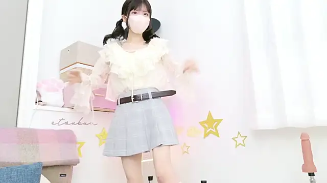 Snapshot of -minami- chatting on 02-06-25, 12:15 -minami- online show from 02-06-25, 12:15