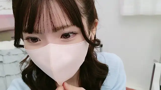 Snapshot of -minami- chatting on 02-18-25, 12:17 -minami- online show from 02-18-25, 12:17