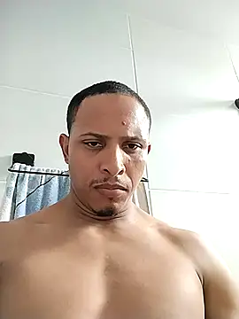 Snapshot of Piroca_doce18 chatting on 12-15-25, 05:52 Piroca doce18 online show from 12-15-25, 05:52