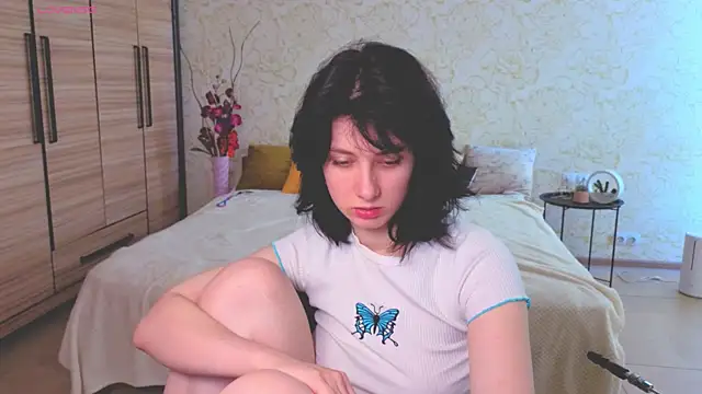 Snapshot of JulisSweet chatting on 09-13-25, 06:46 JulisSweet online show from 09-13-25, 06:46