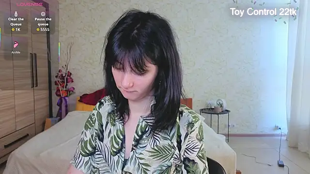 JulisSweet online show from 06-23-26, 07:17