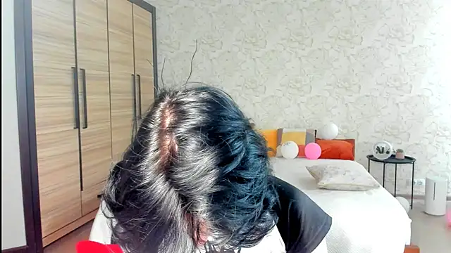 Snapshot of JulisSweet chatting on 03-15-25, 02:45 JulisSweet online show from 03-15-25, 02:45
