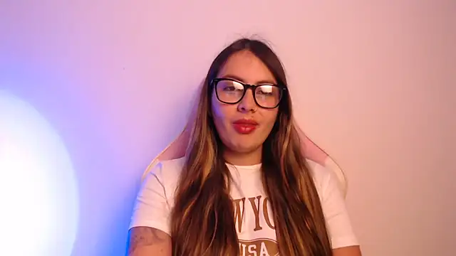 Snapshot of lalawhitte chatting on 01-17-26, 09:29 lalawhitte online show from 01-17-26, 09:29