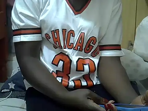 Snapshot of ebonyzoe chatting on 06-03-26, 01:23 ebonyzoe online show from 06-03-26, 01:23