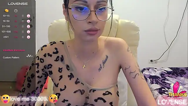 Snapshot of kissnicol32 chatting on 09-09-25, 04:05 kissnicol32 online show from 09-09-25, 04:05