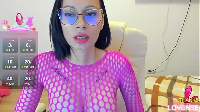 Snapshot of kissnicol32 chatting on 01-09-26, 05:09 kissnicol32 online show from 01-09-26, 05:09