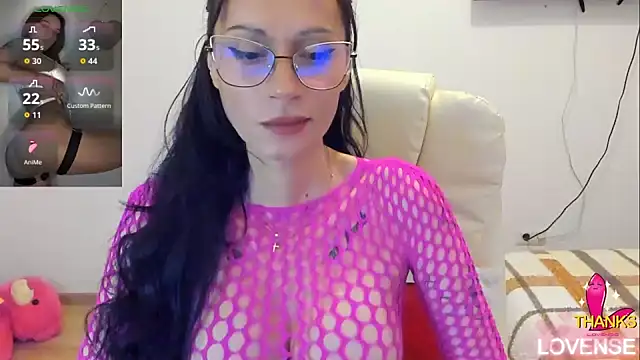 Snapshot of kissnicol32 chatting on 04-19-26, 06:10 kissnicol32 online show from 04-19-26, 06:10