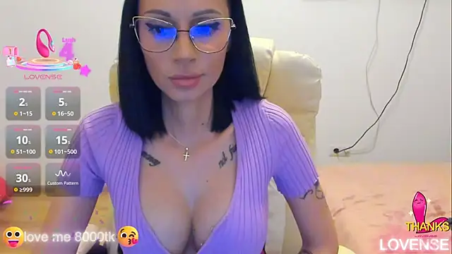 Snapshot of kissnicol32 chatting on 10-22-25, 03:00 kissnicol32 online show from 10-22-25, 03:00