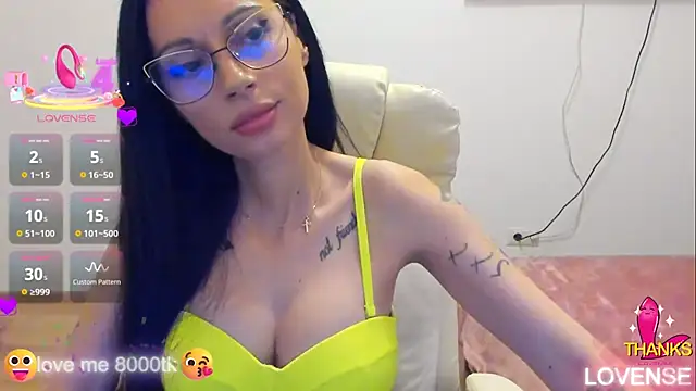 Snapshot of kissnicol32 chatting on 11-21-25, 05:45 kissnicol32 online show from 11-21-25, 05:45