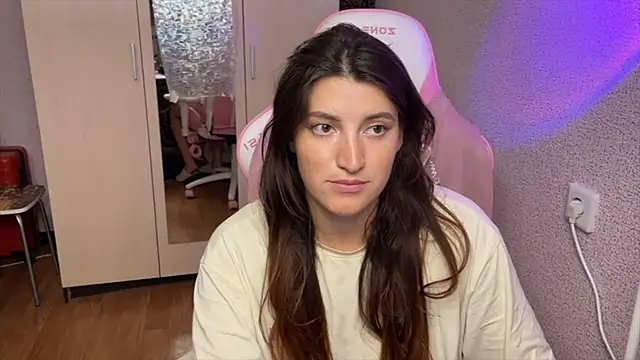 Snapshot of Katrin__kiss chatting on 07-16-26, 09:01 Katrin kiss online show from 07-16-26, 09:01