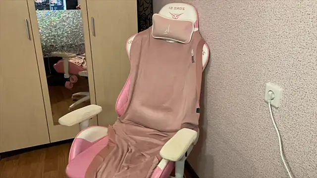 Katrin  kiss online show from 03-06-26, 06:25