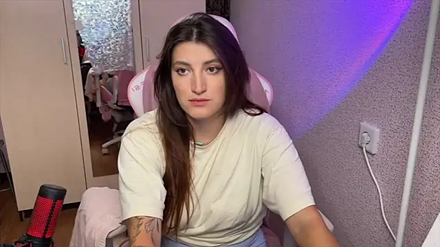 Snapshot of Katrin__kiss chatting on 07-25-26, 10:16 Katrin kiss online show from 07-25-26, 10:16