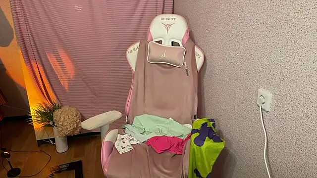 Katrin  kiss online show from 12-04-25, 07:02