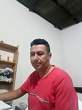 Snapshot of walwan85 chatting on 11-28-25, 10:04 walwan85 online show from 11-28-25, 10:04