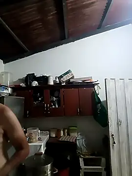 Snapshot of walwan85 chatting on 11-13-25, 12:14 walwan85 online show from 11-13-25, 12:14