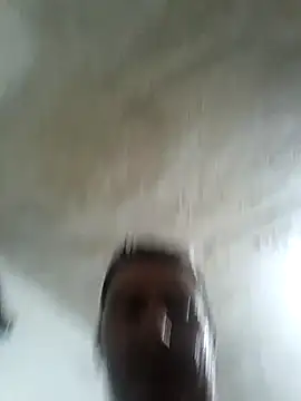 Snapshot of walwan85 chatting on 12-19-25, 02:04 walwan85 online show from 12-19-25, 02:04