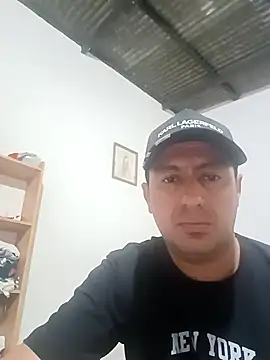 Snapshot of walwan85 chatting on 11-16-25, 01:38 walwan85 online show from 11-16-25, 01:38