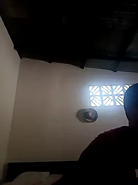 Snapshot of walwan85 chatting on 11-17-25, 04:33 walwan85 online show from 11-17-25, 04:33